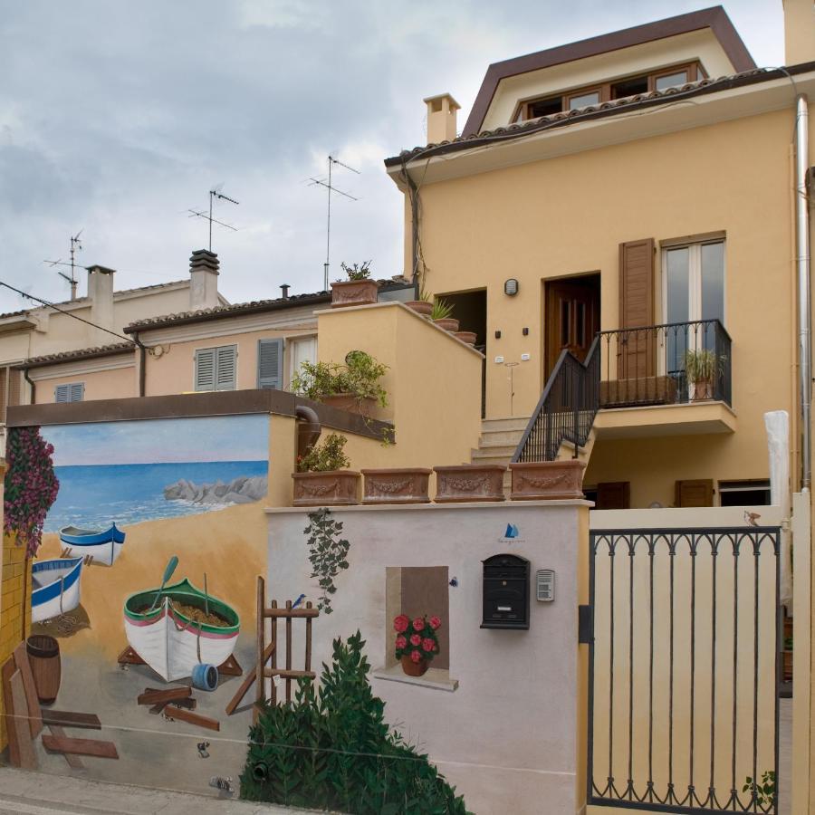 Lo Squero Rooms And Apartments Fano Exterior foto